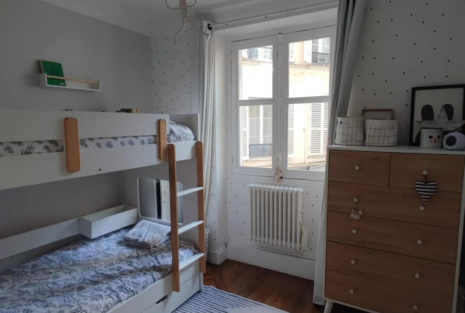 Renovated Family Flat In Montmartre