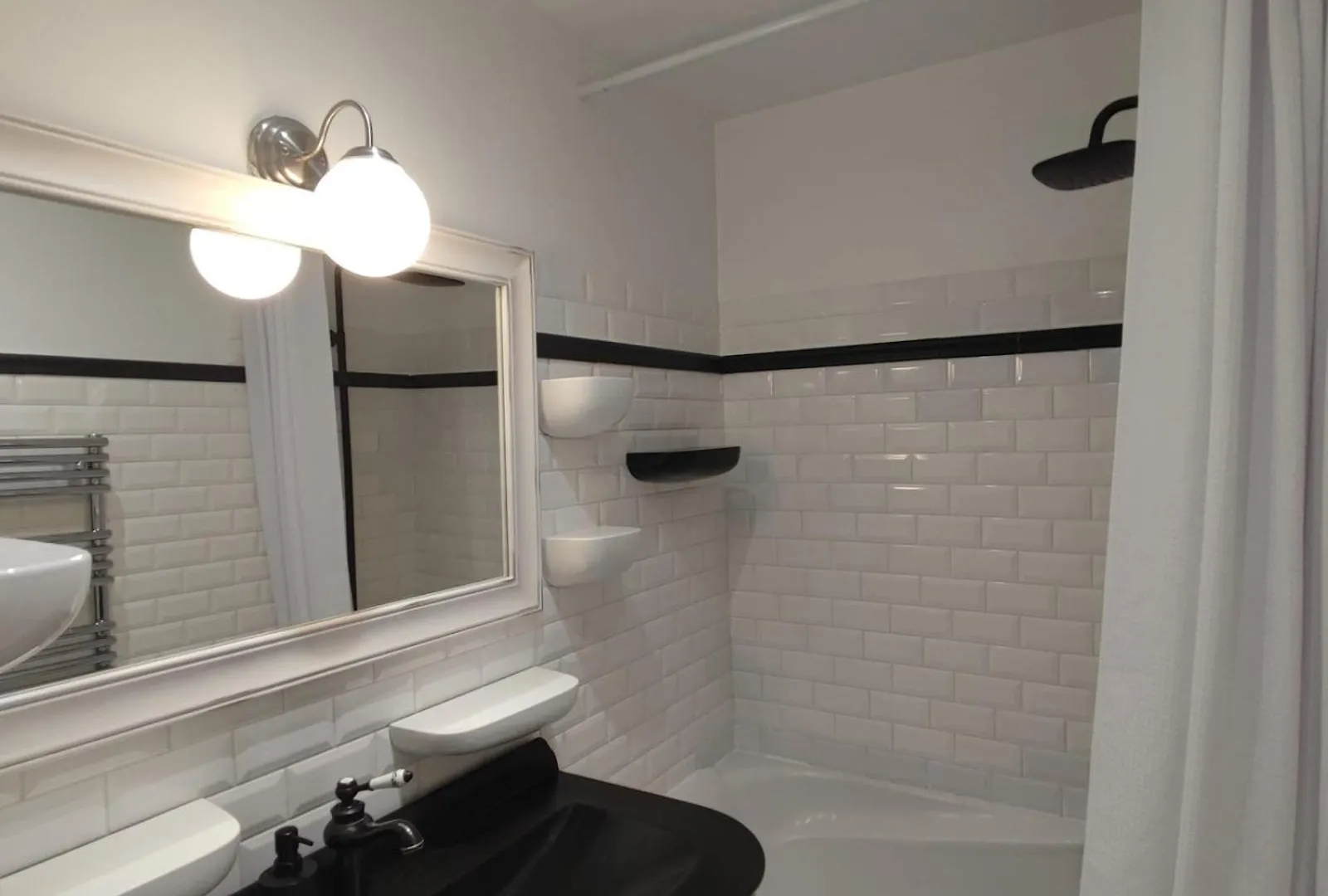 Renovated Family Flat In Montmartre Paris