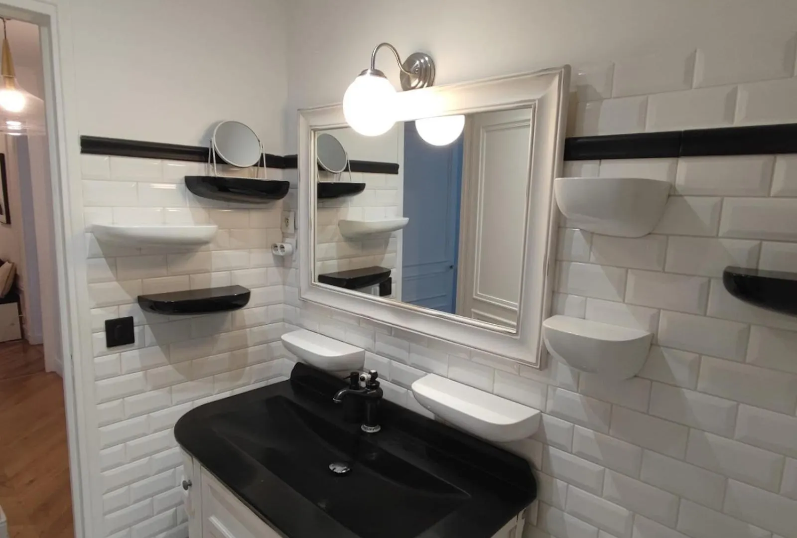 Renovated Family Flat In Montmartre Διαμέρισμα